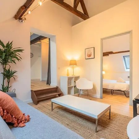In The Heart Of Old Appartement