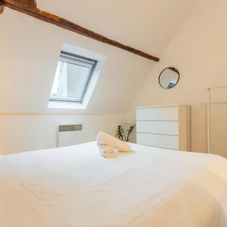 In The Heart Of Old Appartement